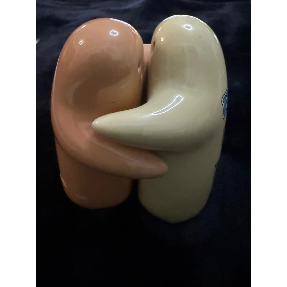 Vintage Nassau Bahamas Hugging Ghost Salt and Pepper Shakers Ceramic Souvenir